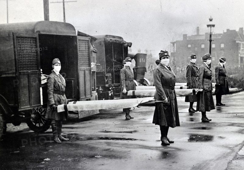 St. Louis, (Missouri) Red Cross Motor Corps on duty during Influenza epidemic.