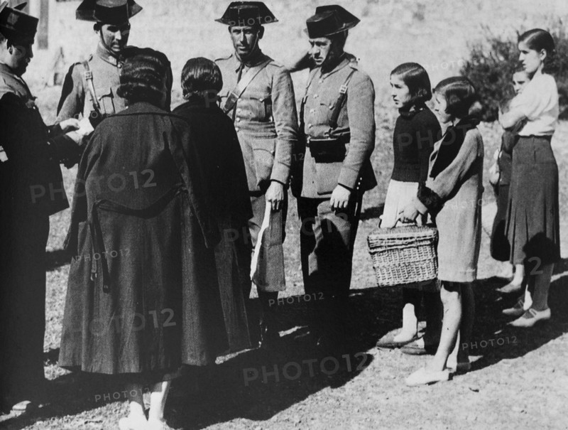 Spanish families bring food and supplies