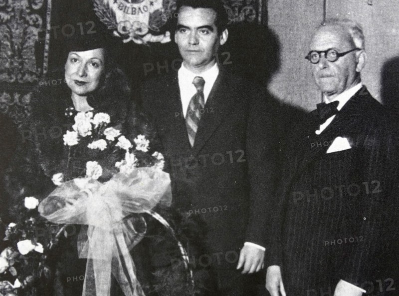 Federico García Lorca, (centre)