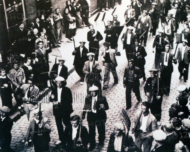 March by mobilised farm workers for the republican war effort in Spain