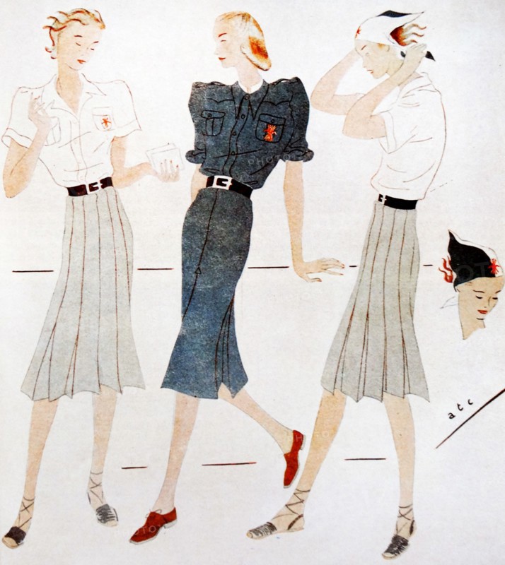 Falangist women's organisation uniforms during the Spanish Civil War