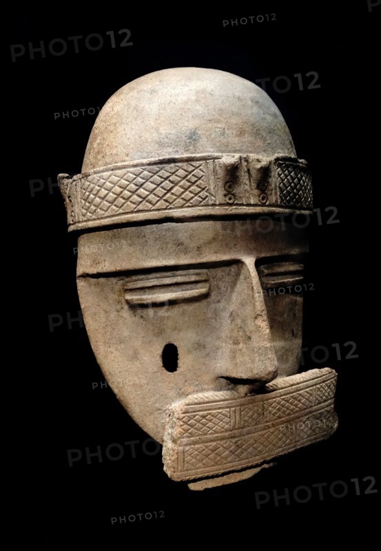 Terracotta container from Colombia