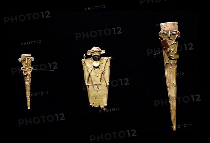 gold alloy, copper and silver votive figurines