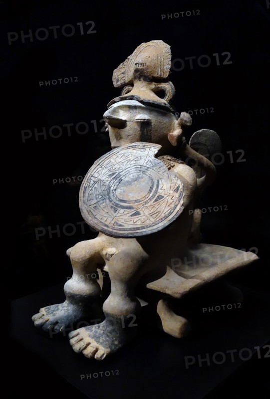 Terracotta statuette of a person of high rank from Colombia