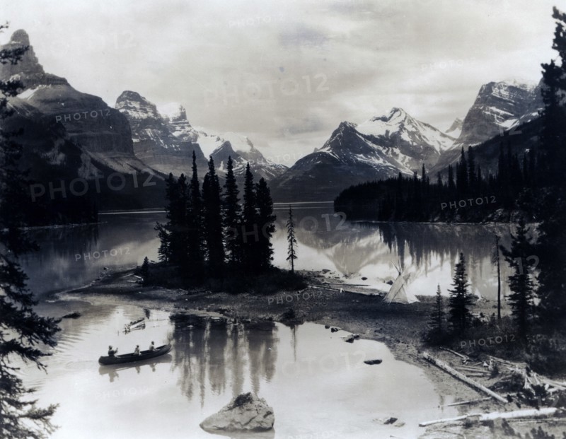 Photograph of Maligne Lake, Jasper National Park