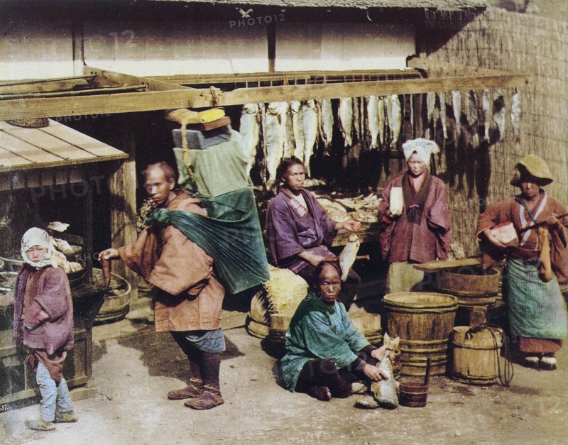 Hand-coloured photograph of Japanese people by Felice Beato