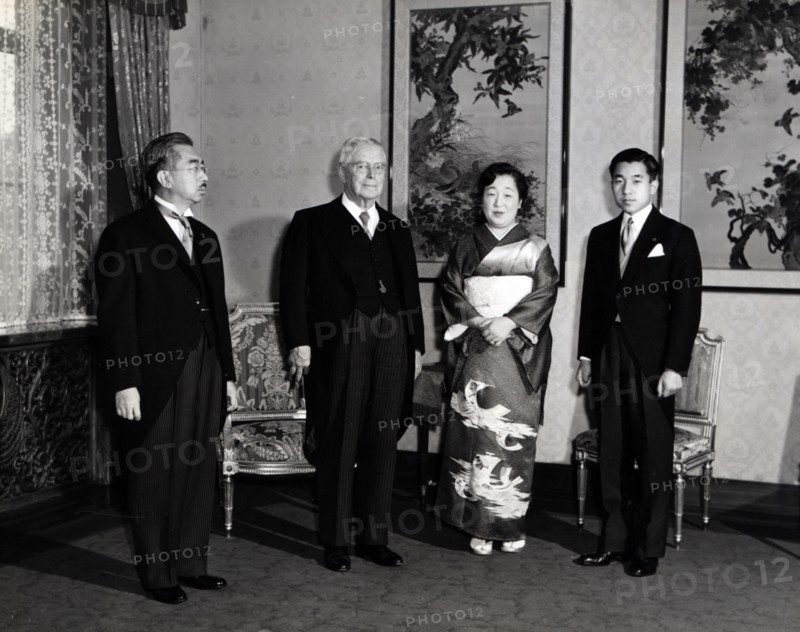 Photograph of Emperor Sh?wa and Princess Nagako of Kuni