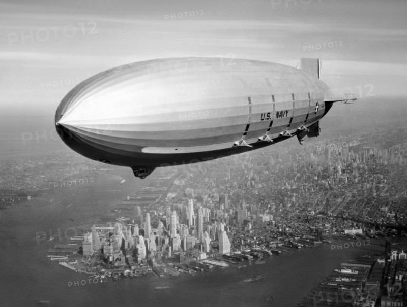 USS Airship the Macon, flying above New York City in 1933
