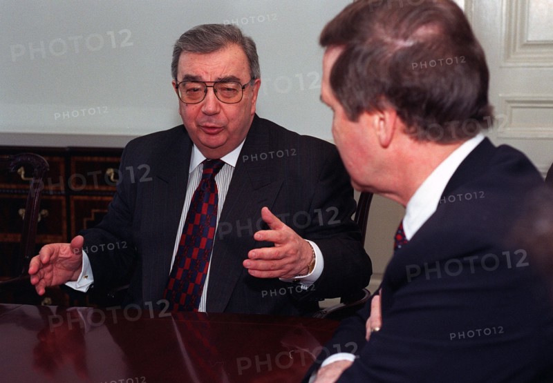 Russian Yevgeny Primakov with US Secretary of Defense William Cohen 1997