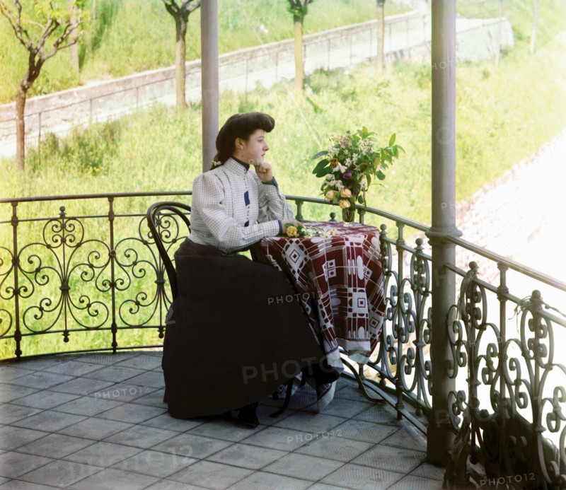 Color photograph of a young woman from Italy, 1906