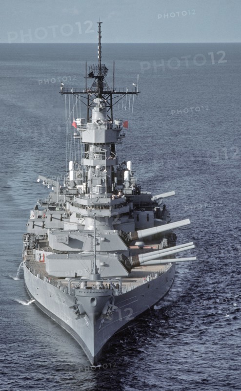 USS Wisconsin with her main guns trained to port side, Gulf of Mexico, 1988