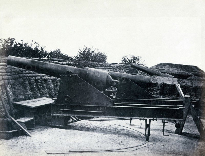 Cannon at Yorktown Virginia, american civil war 1865