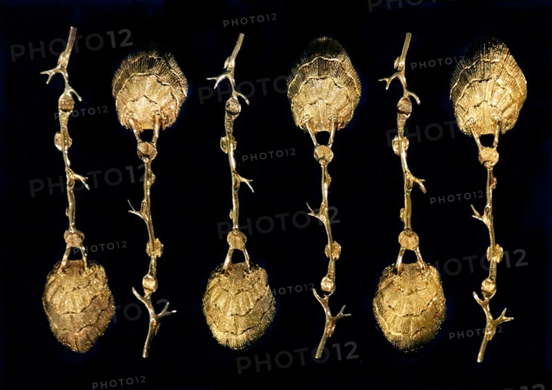 Set of teaspoons in case, Silver-gilt, mahogany case, London 1812/13.