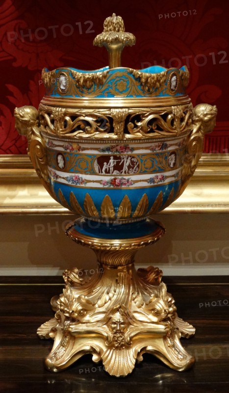 Soft-paste porcelain Ice-Cream cooler from France