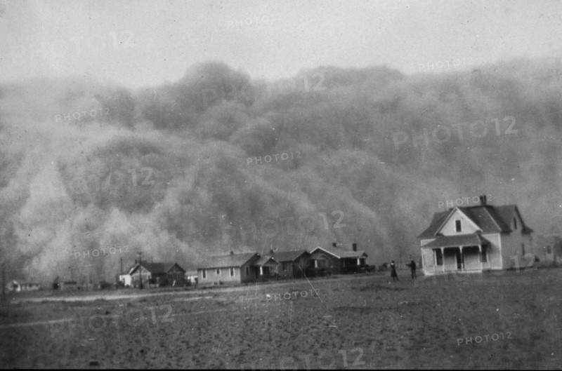 Dust storm approaching Stratford