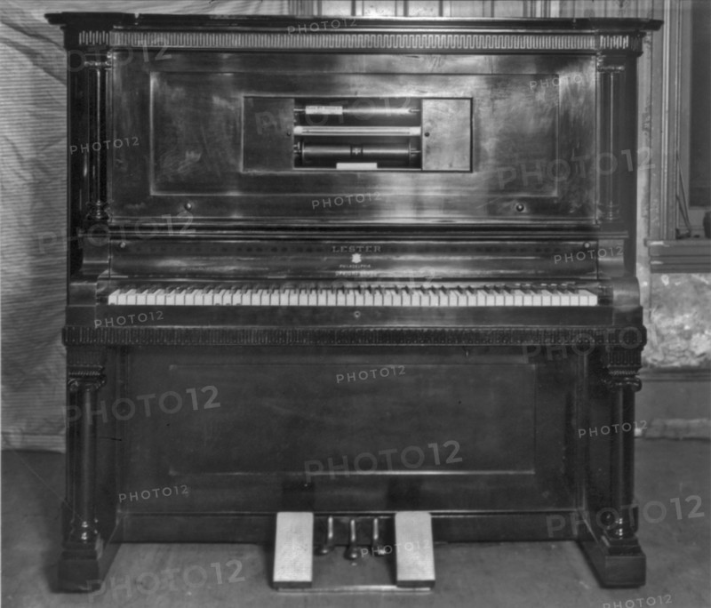 Photograph of a silent piano