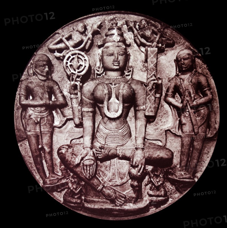 Goddess Sarasvati accompanied by the two architects of the Vimala Vasahi