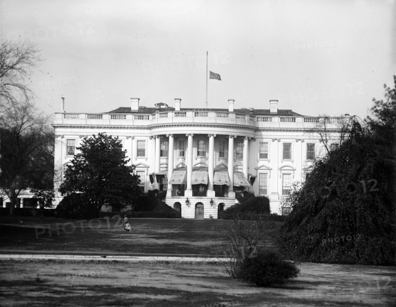 White House flag at half-mast in 1929