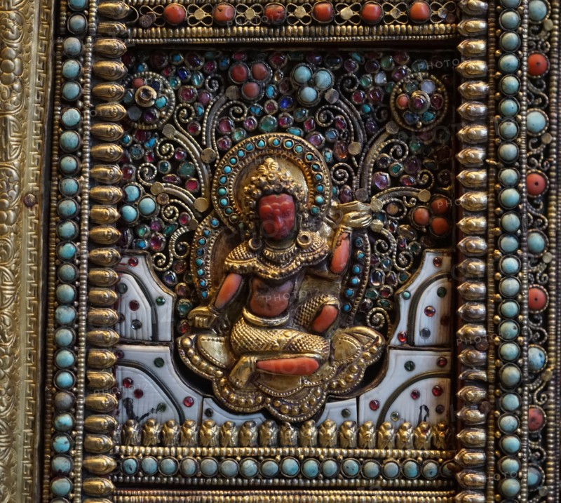 Altar screen of metal