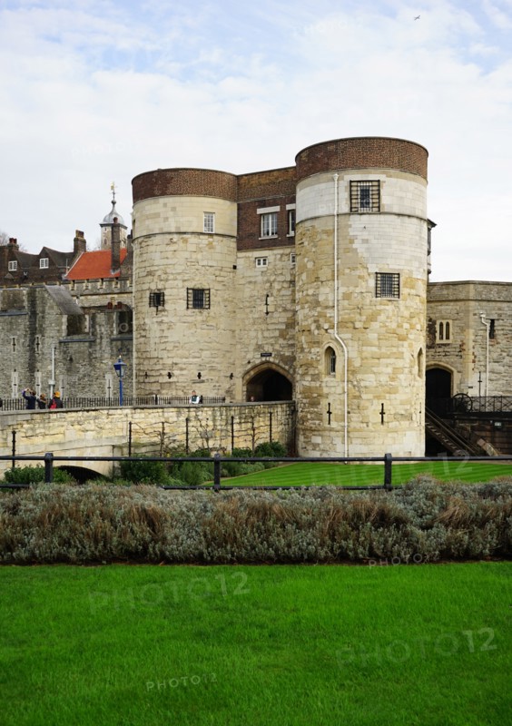 Views around the Tower of London