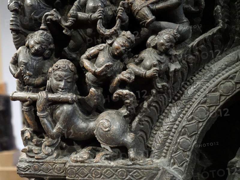 Detail of a bronze statue depicting Shiva and Parvati
