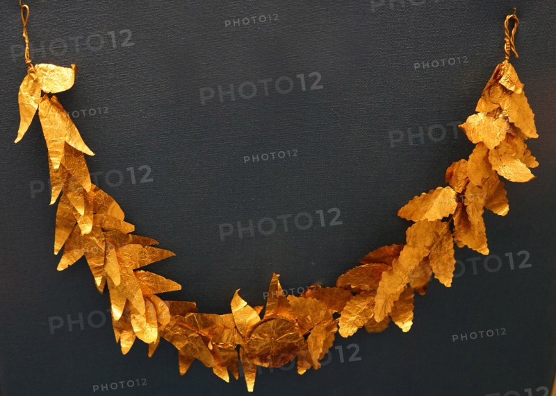 Gold laurel wreath