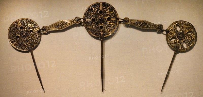 Dress pins made from gilded silver linked pins