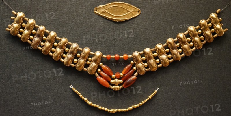 Gold and Cornelian necklace