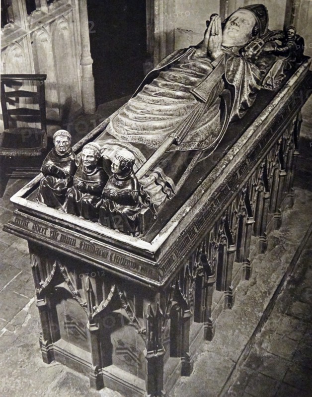 the effigy of William of Wykeham