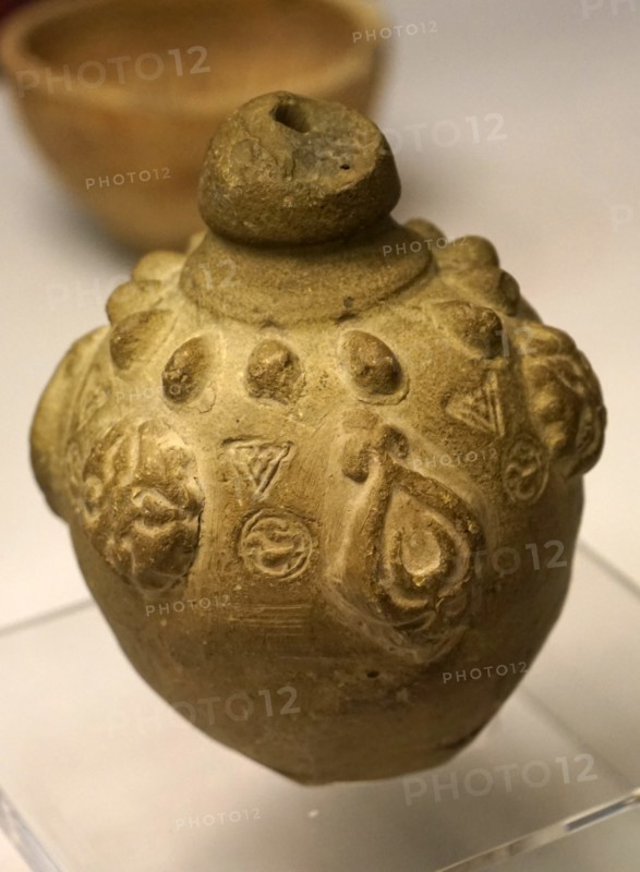 Earthenware vessel form Syria