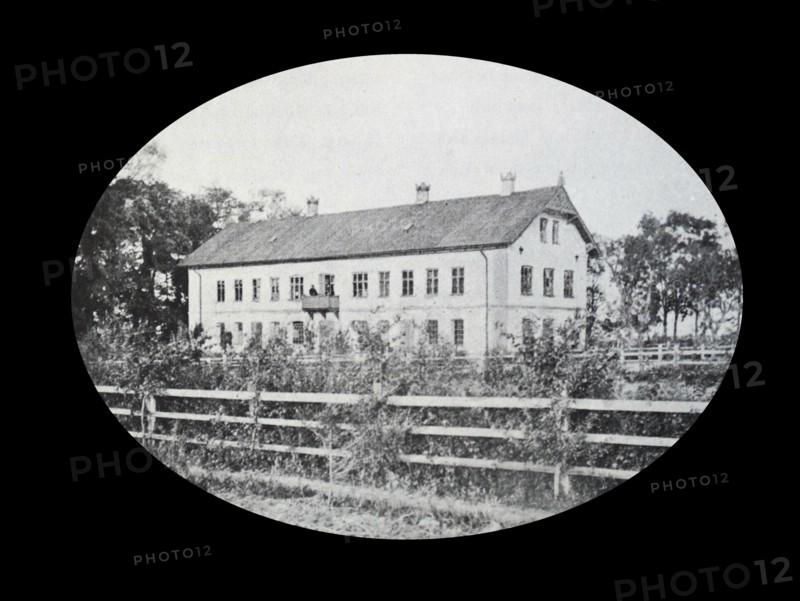 Photograph of the exterior of a 19th Century estate in Sweden