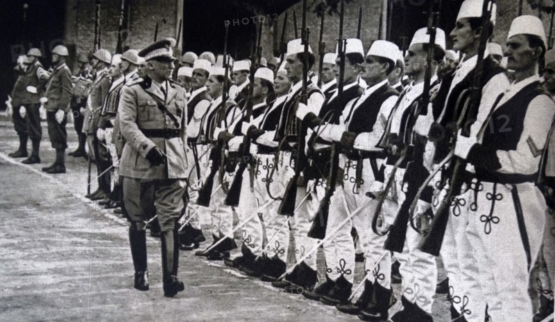 Italian General Alberto Pariani in front of the Albanian troops