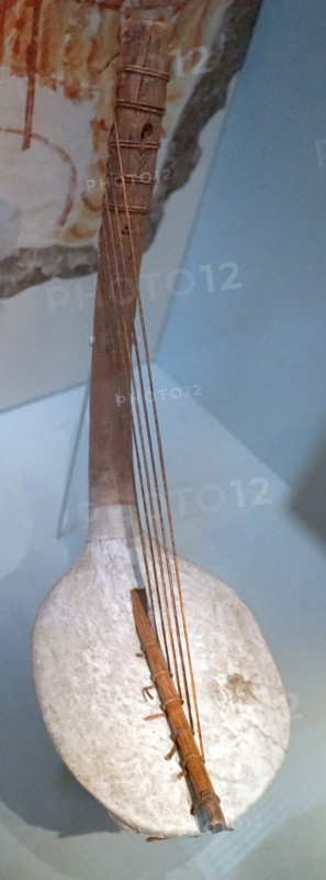 An Arched Wooden Harp from Thebes