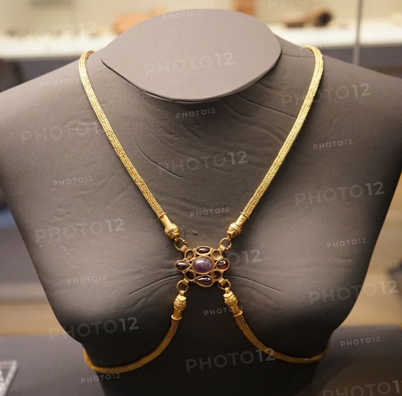 An example of a rare Roman gold body-chain