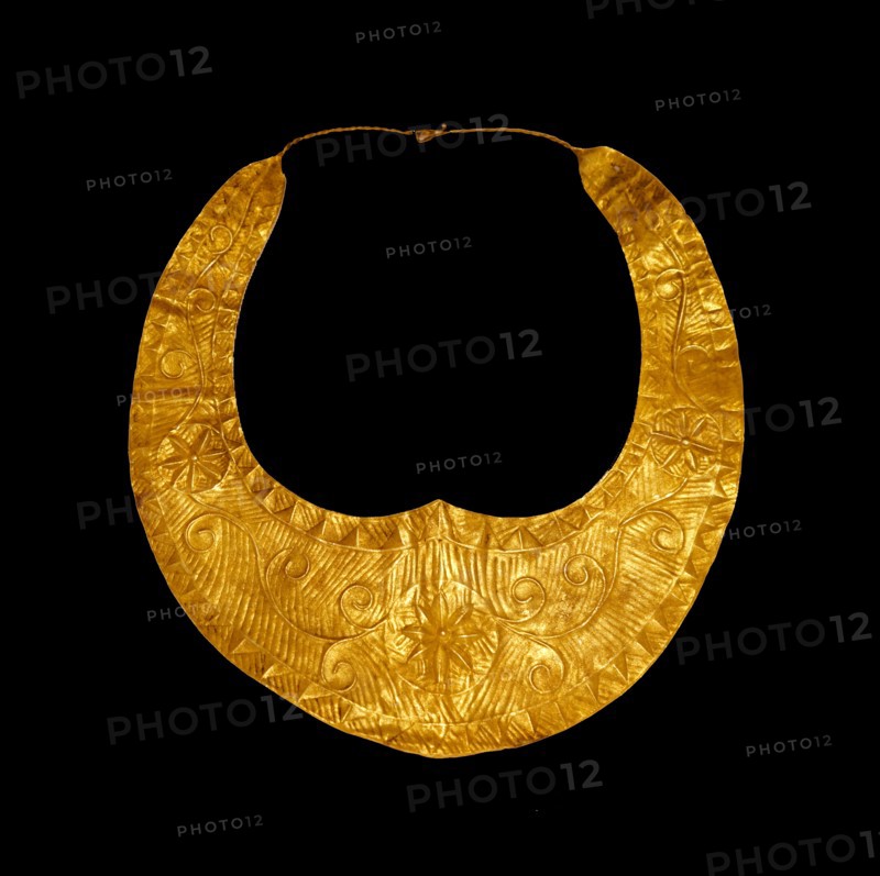 Ceremonial Lalambagi gold necklace