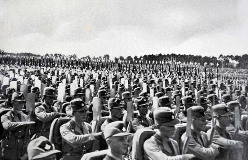 Rally of Nazi labour workers with spades 1935crowd in Buckeberg 1935
