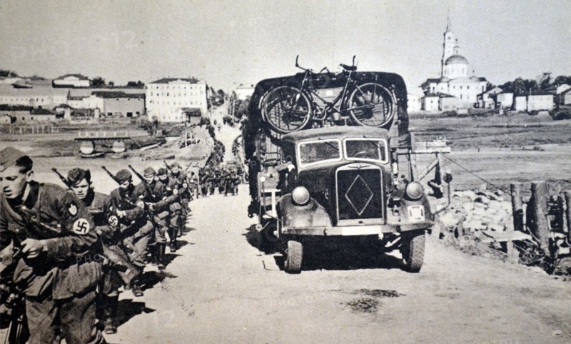 German army postcard showing the advance of a motorised column into Russia. 1942