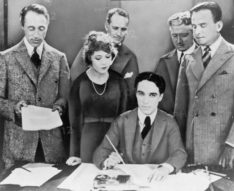 DW Griffith, Mary Pickford, Charlie Chaplin, Douglas Fairbanks
