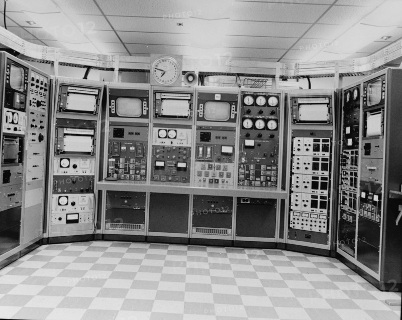 Experimental control panel for Uranium and plutonium experiments