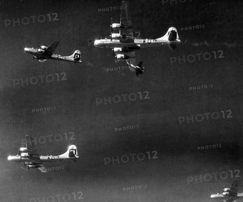Photograph of Japanese Ki-46 attacking American Boeing B-29s