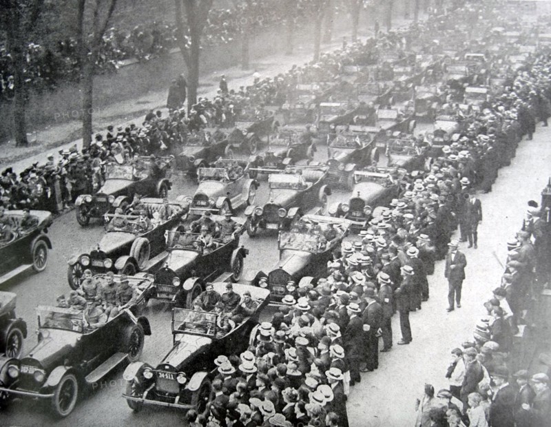 The US Army 1st Division parades through New York City after returning from WWI