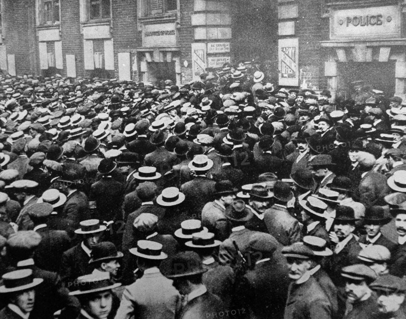 recruitment centre for munitions workers in WWI
