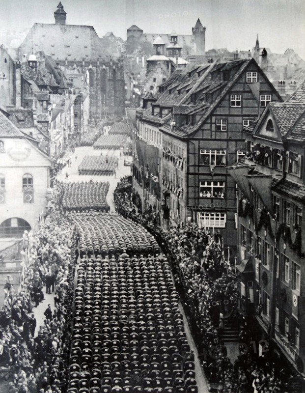 participants in the 'NAZI' Party Grossdeutshiands march' in September 1938 in geschmuckten Strassem in Nuremberg