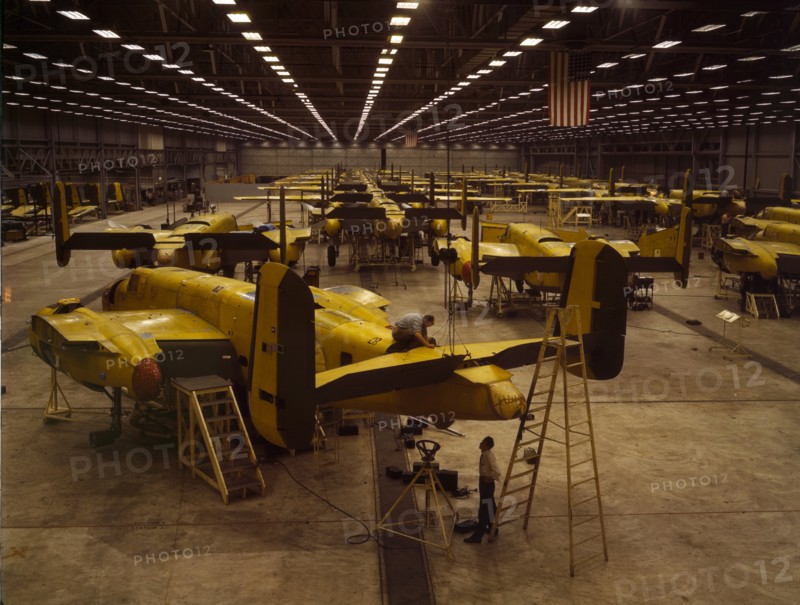 Assembling B-25 bombers at North American Aviation, Kansas City