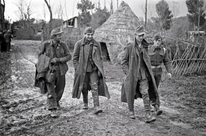 Photograph of German prisoners on Christmas Morning 1943
