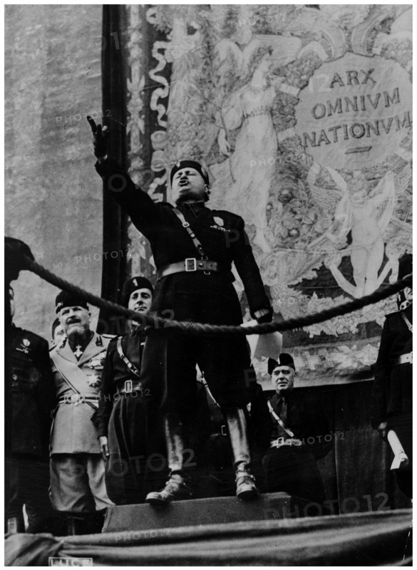 Benito Mussolini, 1933