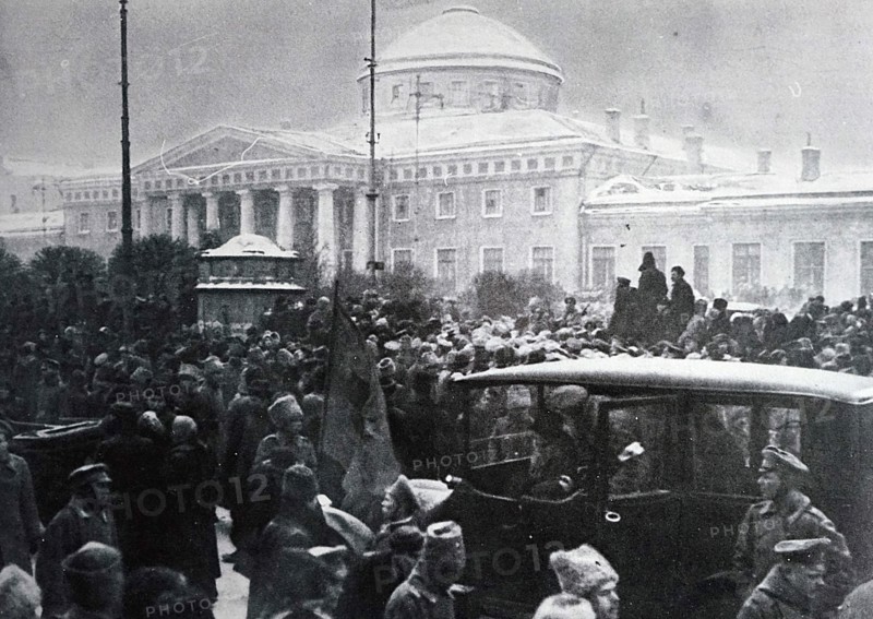 Soldiers gathering at the Tauride Palace,