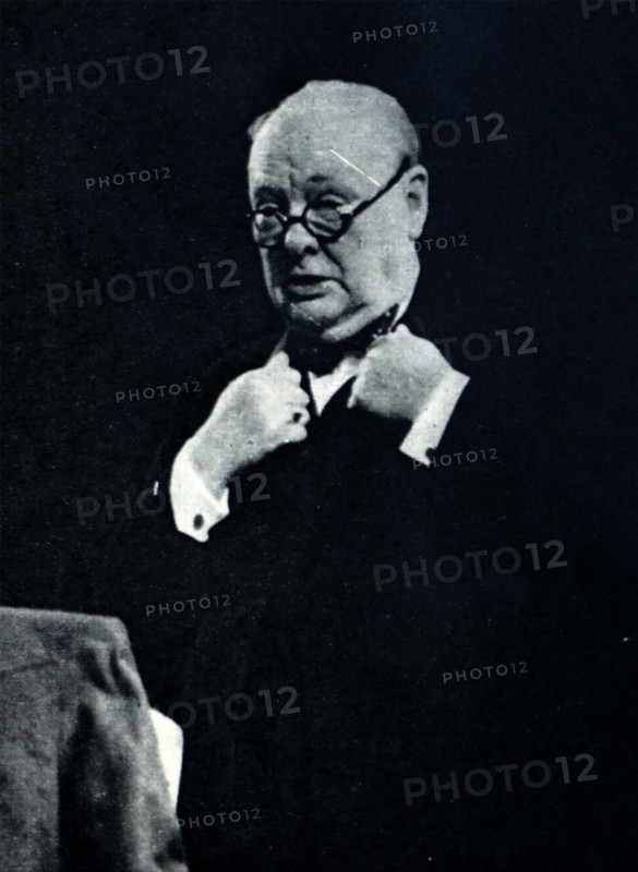 Photograph of Winston Churchill whilst inaugurating the congress of Europe