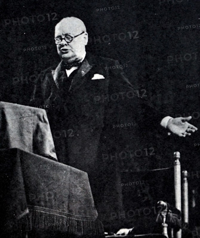 Photograph of Winston Churchill whilst inaugurating the congress of Europe