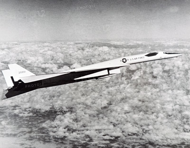 Photograph of a North American XB-70 Valkyrie, a bomber for the United States Air Force Strategic Air Command, in flight